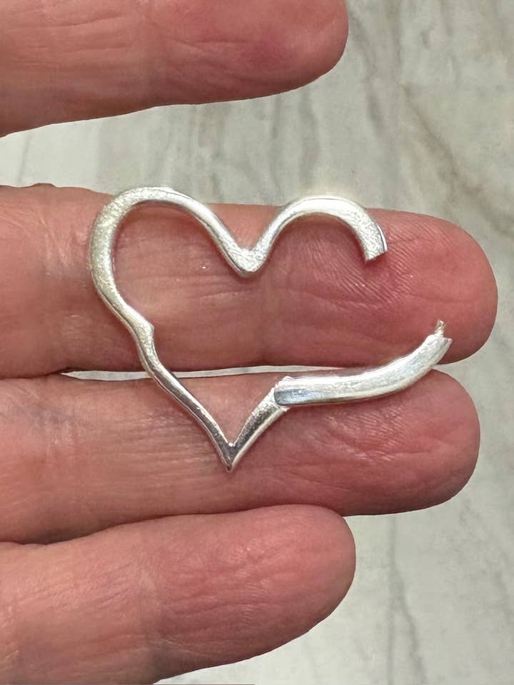 Sterling sølv hjertevedhæng klips for engroshandel hos Lily Chartier / Mermaid Rope