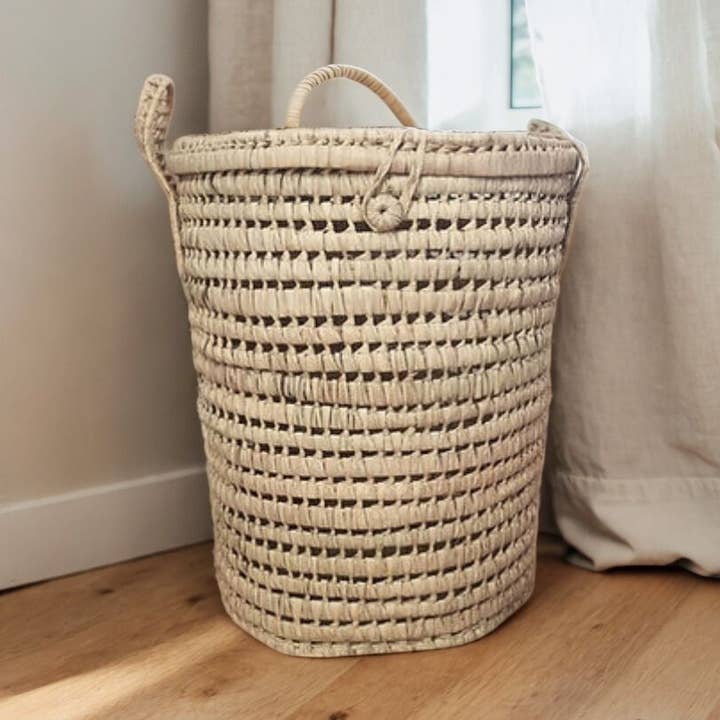 Cesto portaoggetti artigianale in foglia di palma - disponibile in 3 dimensioni per la vendita all'ingrosso da parte di Gran Wholesale