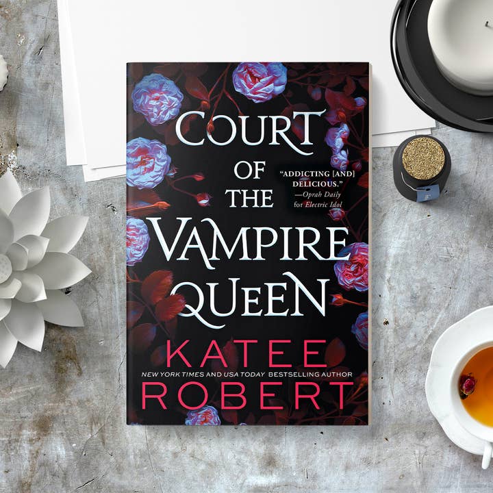 Sourcebooks - Wholesale Romance - Court of the Vampire Queen (TP)1