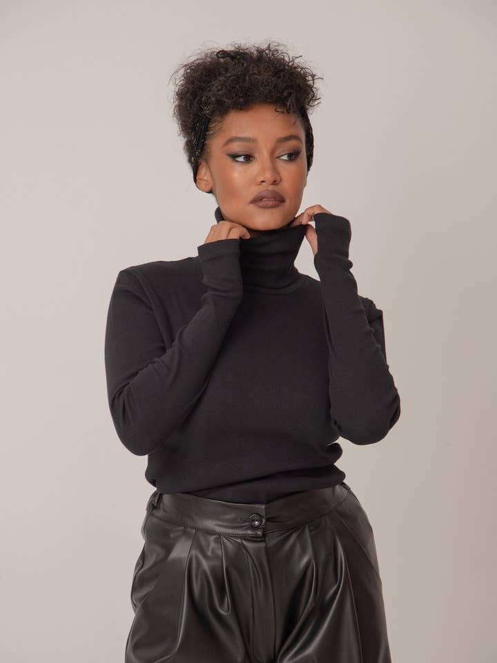 Col roulé classique à manches longues Slim Fit : |Eri| pour la vente par ADEPTT