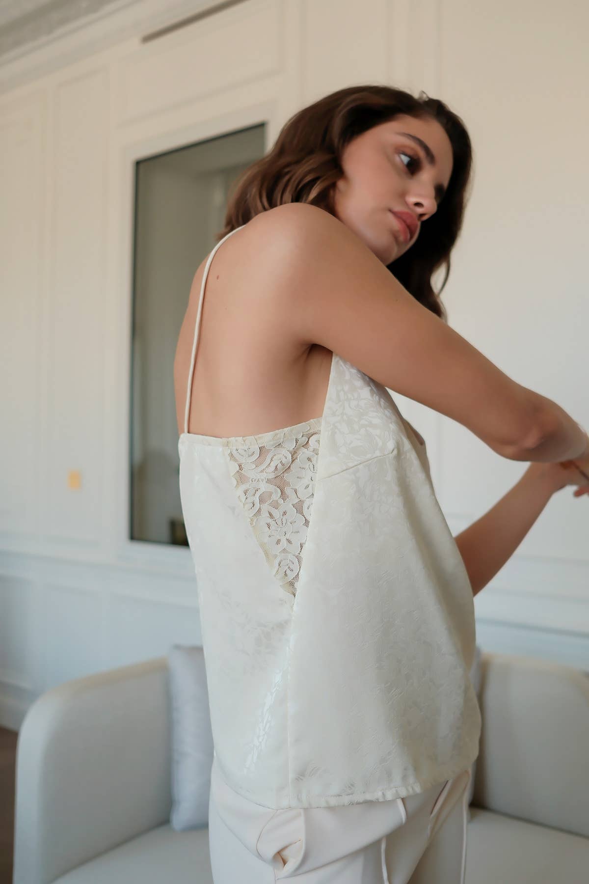 LOVIE & CO - Vente Caraco – femme - Top à bretelle jacquard fleuri et dentelle10