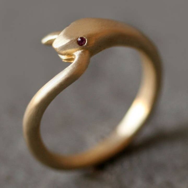 Anello Coda di Serpente in Ottone con Pietre per la vendita all'ingrosso da parte di Michelle Chang