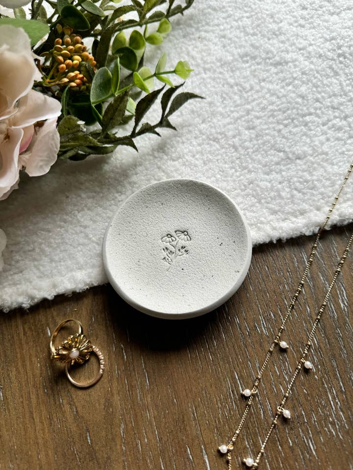 Speckled Daisy Ring Dish for wholesale by Elm & Cedar