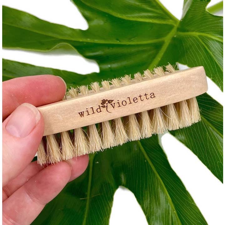 Wild Violetta - Wholesale Nailcare Set - Wood Two-Sided Nail Brush3