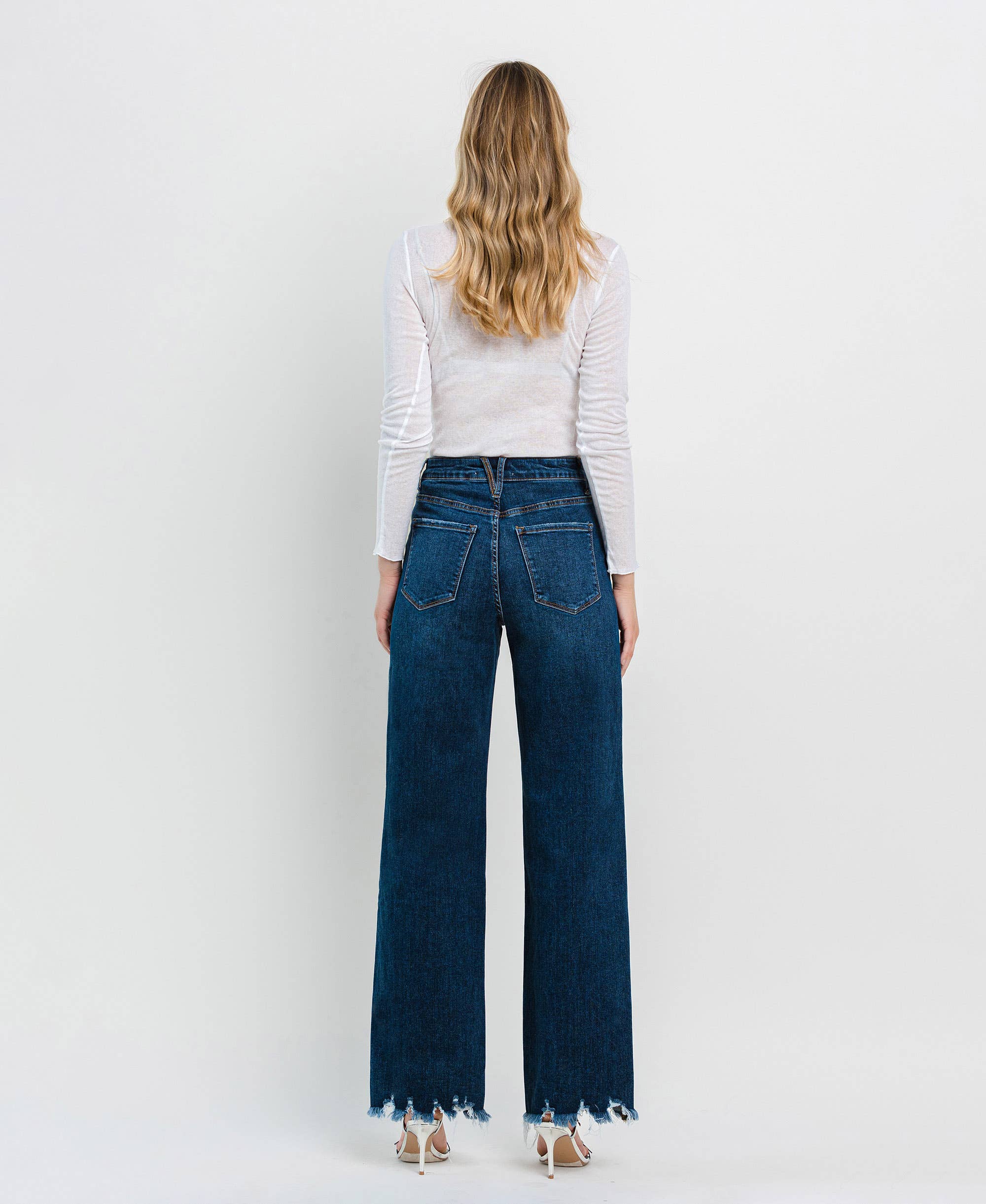 GANGA MÉDIA ESCURA CONTROLE DE BARRIGA VINTAGE DOS ANOS 90 SUPER ALTO SOLTO LV1210MD para venda a revendedores na Faire9