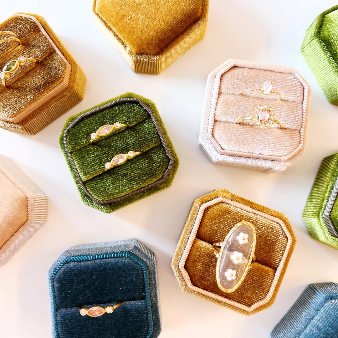 Rosies - Wholesale Jewelry Box/Organizer - Velvet ring box square green1