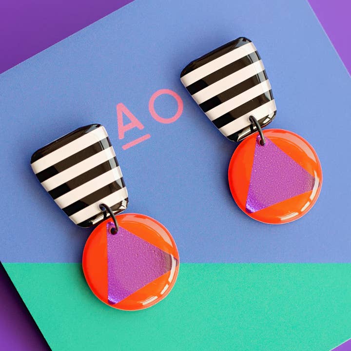 Geometrische Mini-Statement-Ohrringe - Handgefertigt auf Bestellung für den Großhandel von Naoi