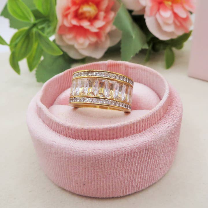 JULIANNE INFINITY - Acero Inoxidable ~ Anillo banda con circonitas cúbicas corte baguette para venta al por mayor de Daemon srls