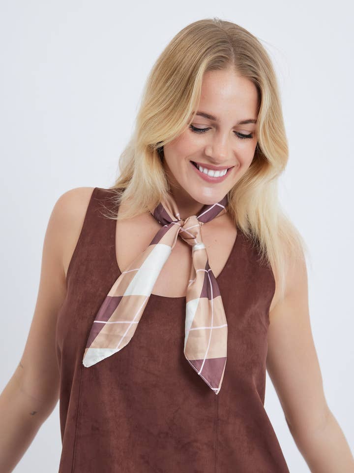 Mehrweg-Halsbandana in Braun mit Argyle-Muster für den Großhandel von My Accessories London