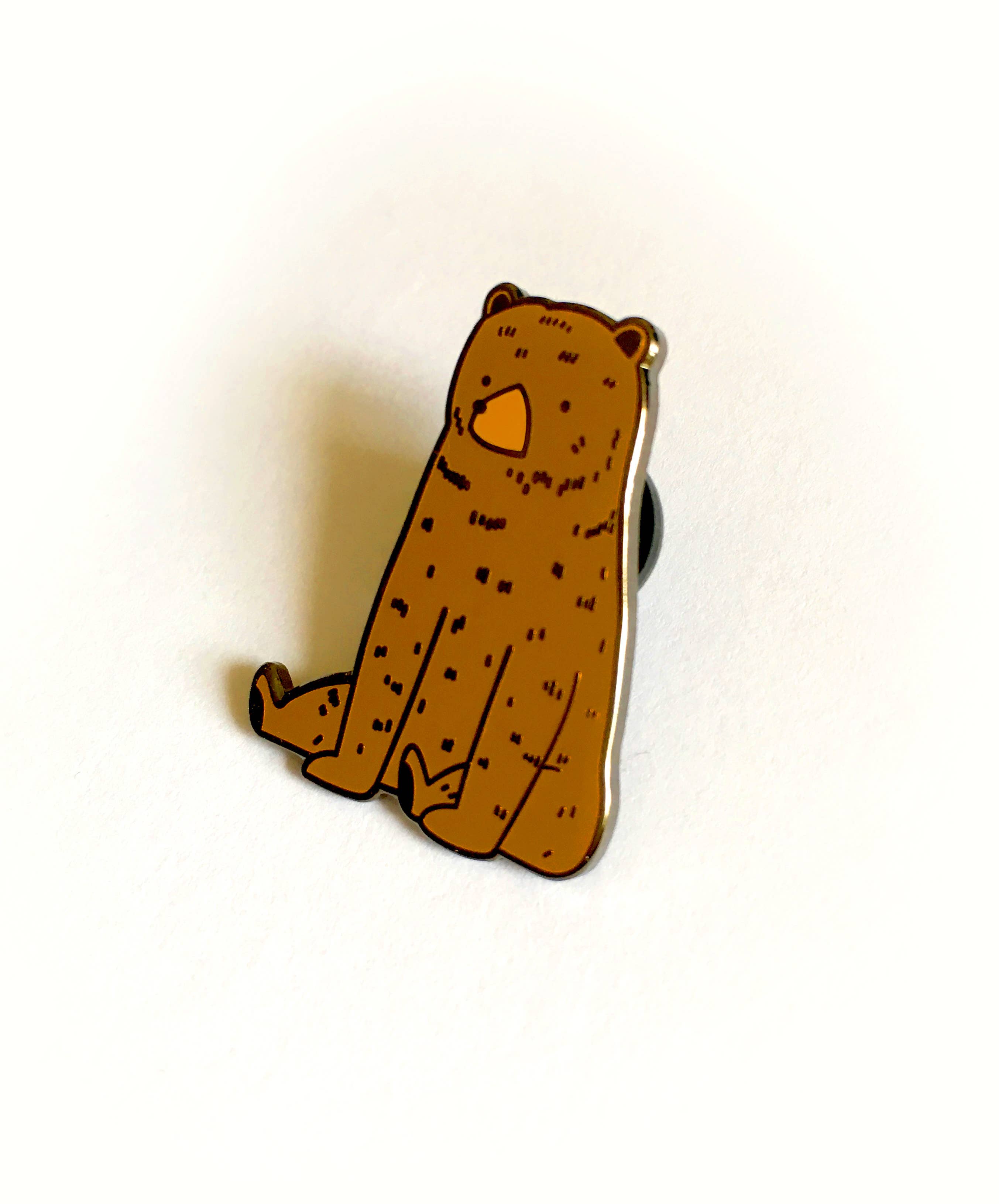 Tom Hardwick – wholesale Lapel pin/button – Brown Bear Enamel Pin1