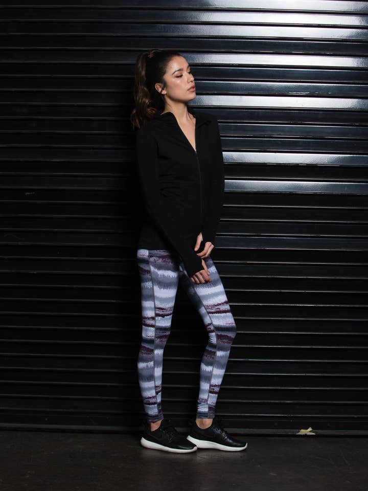 NYJ4145-FANNY ZIP UPP SPORT JACKA-SVART för wholesale av Lucca Couture