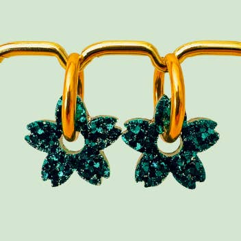 Glitter Earrings - Tiare Flower - Emerald for wholesale by Atelier Rochelais