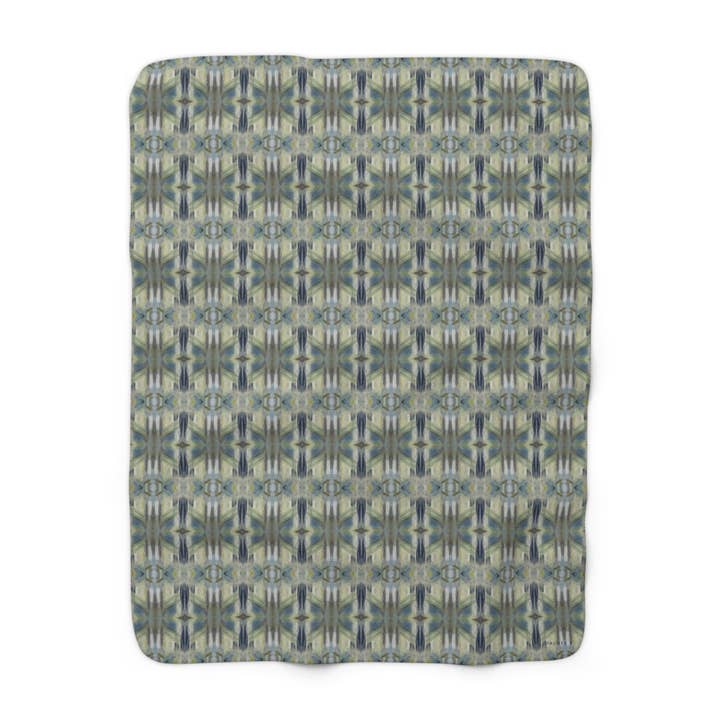 PALMER K Designs - Wholesale Throw Blanket - Sherpa Throw / Blanket: Geometric (BMW/P7)1