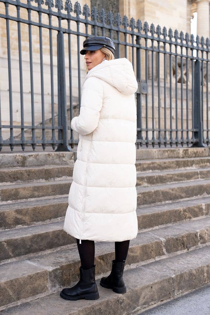 Attrait Paris - Wholesale Puffer Jacket - Women's - Long quilted down jacket with hood3