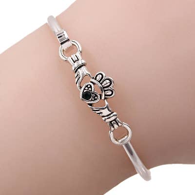 FR4357 Claddagh Heart Emerald Brass Hook Casting Bangle for wholesale by 0011 PREMIERE