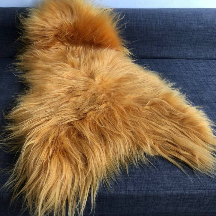 Wildash London - Wholesale Throw Blanket - Icelandic Longhair Sheepskin Throw | Sheep Skin Rug1