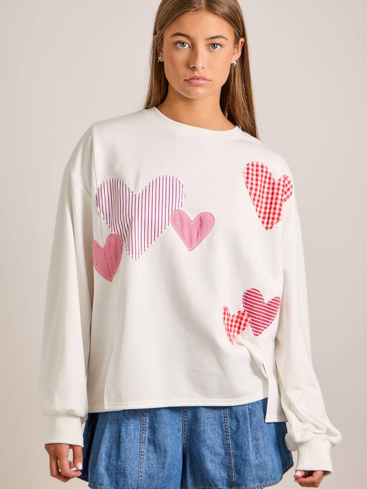 Patchwork-Sweatshirt mit rotem Herz – Valentins-Pullover für den Großhandel von Main Strip