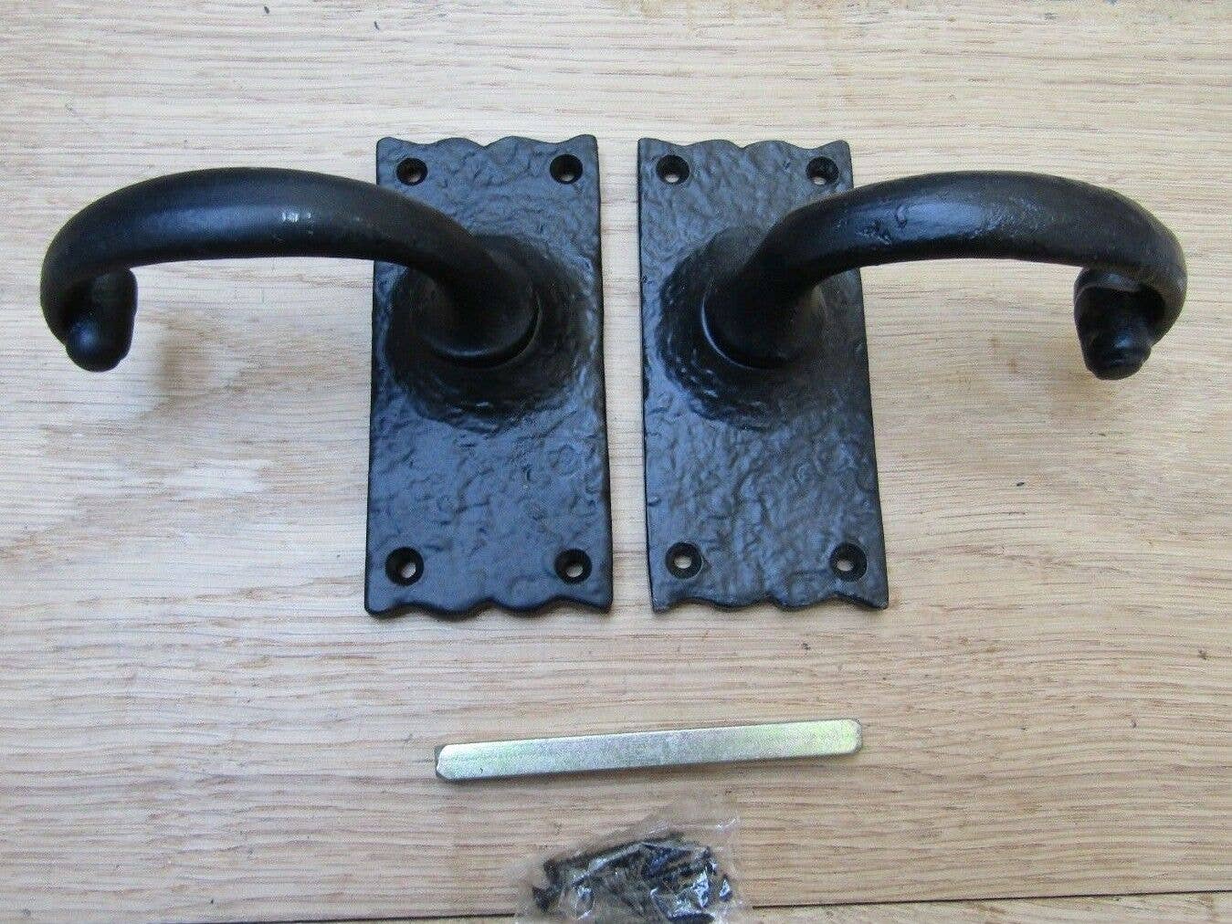 IronmongeryWorld – wholesale Knob/pull – Pair Of Small Cottage Lever Latch Handles Black Antique0