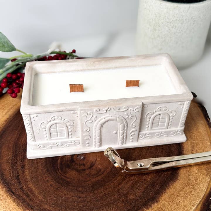 Lynn & Liana Designs - Venta al por mayor Velas en tarros - Vela de Navidad en forma de Casa de Jengibre -¡sin aranceles!0