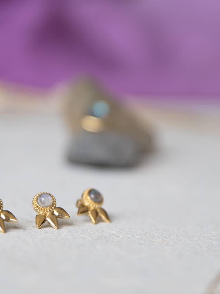 Boucle d'oreille Arya pour la vente par Delfea Jewelry