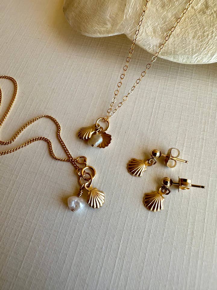 Ensemble de bijoux Momi Pearl pour la vente par xo, Mango