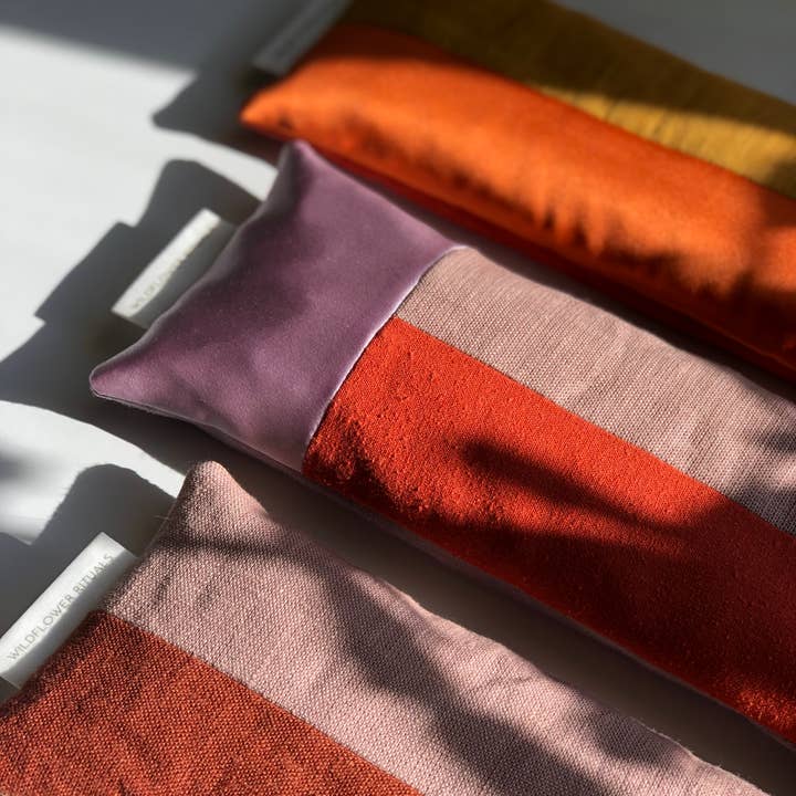 Wildflower Rituals - Wholesale Kuuroord/therapeutisch kussen - Aromatherapie verzwaard oogkussen - Eucalyptus & Lavendel8