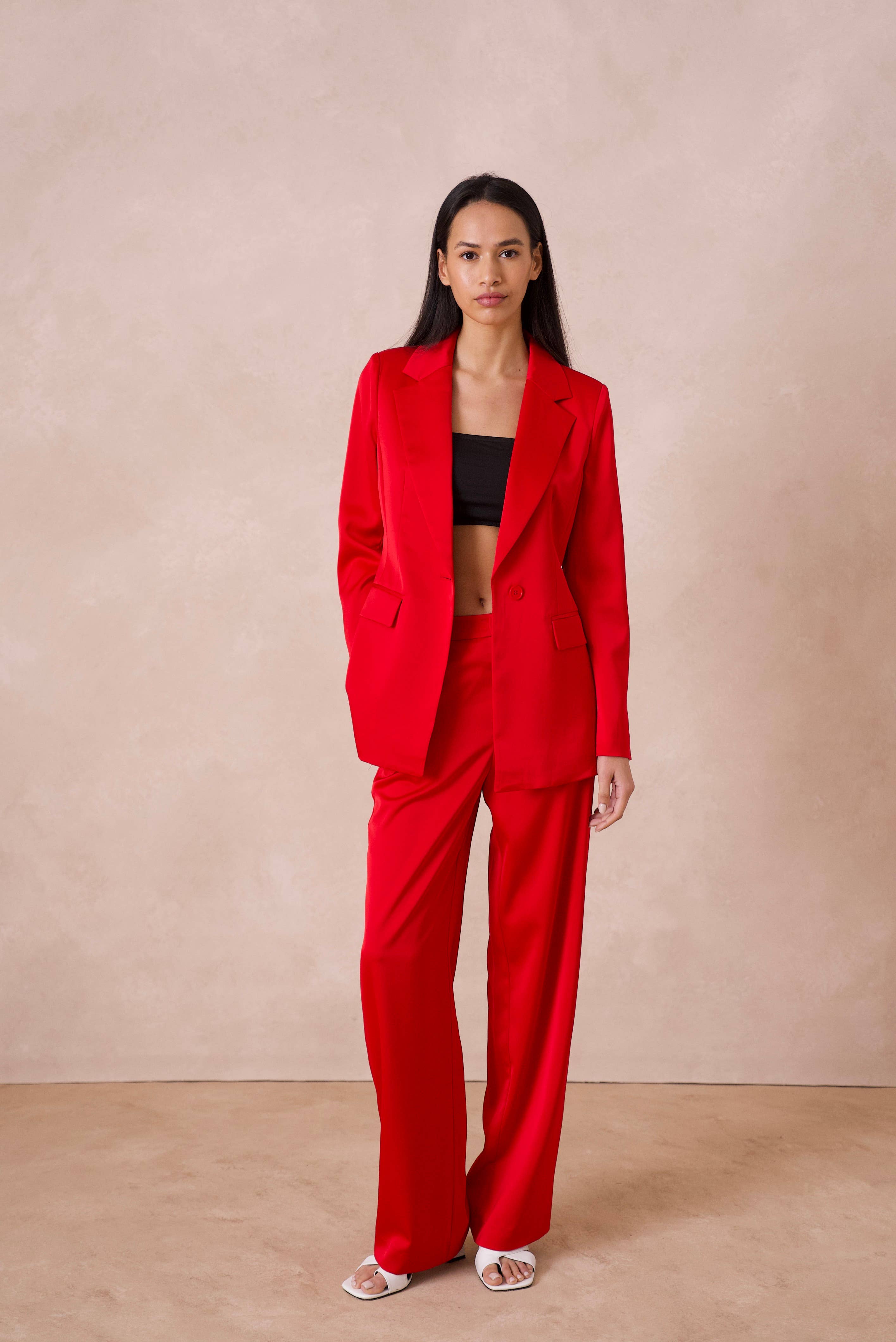 Attentif Paris – wholesale Kostymjacka – Dam – Smal skräddarsydd satinjacka med enfärgade knappar55