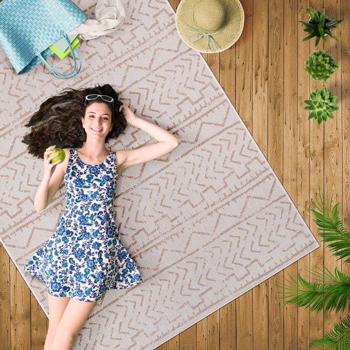 Waikiki Modern Trellis Indoor Outdoor Rug Area Rug Round Runner Carpet for wholesale by Beverly Rug