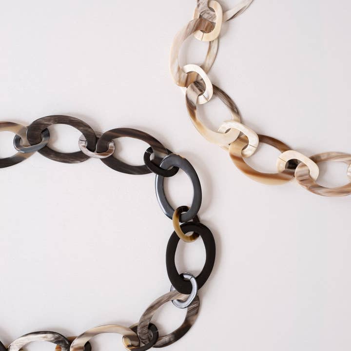 MAADILI COLLECTIVE - Wholesale Link & Chain Necklace - Oval Horn Chain Necklace3