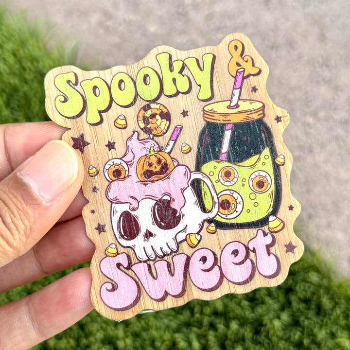 Autocollant en bois de bambou "Effrayant & Doux", fabriqué à Las Vegas pour la vente par AFK Design Co