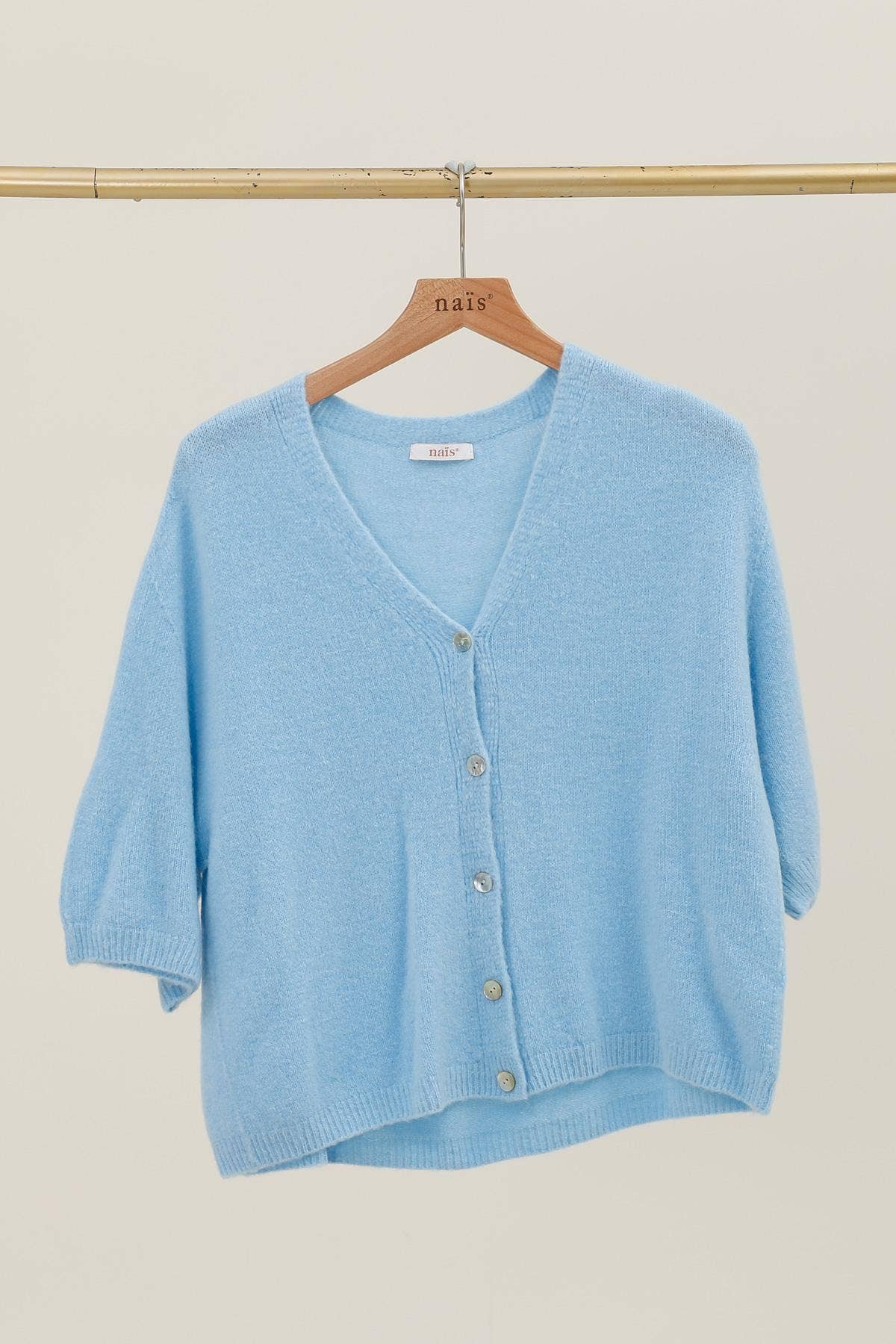 NAÏS PARIS - Wholesale Cardigan - Dames - V-hals cardigan met knopen en 3/4 mouwen van alpaca en wol27