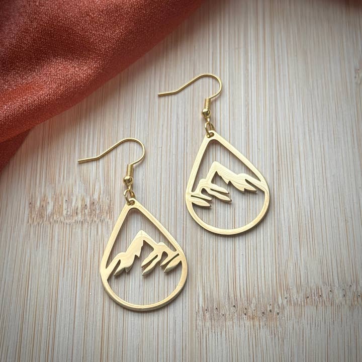Gouden Traanbergen voor wholesale door Monstera Earrings