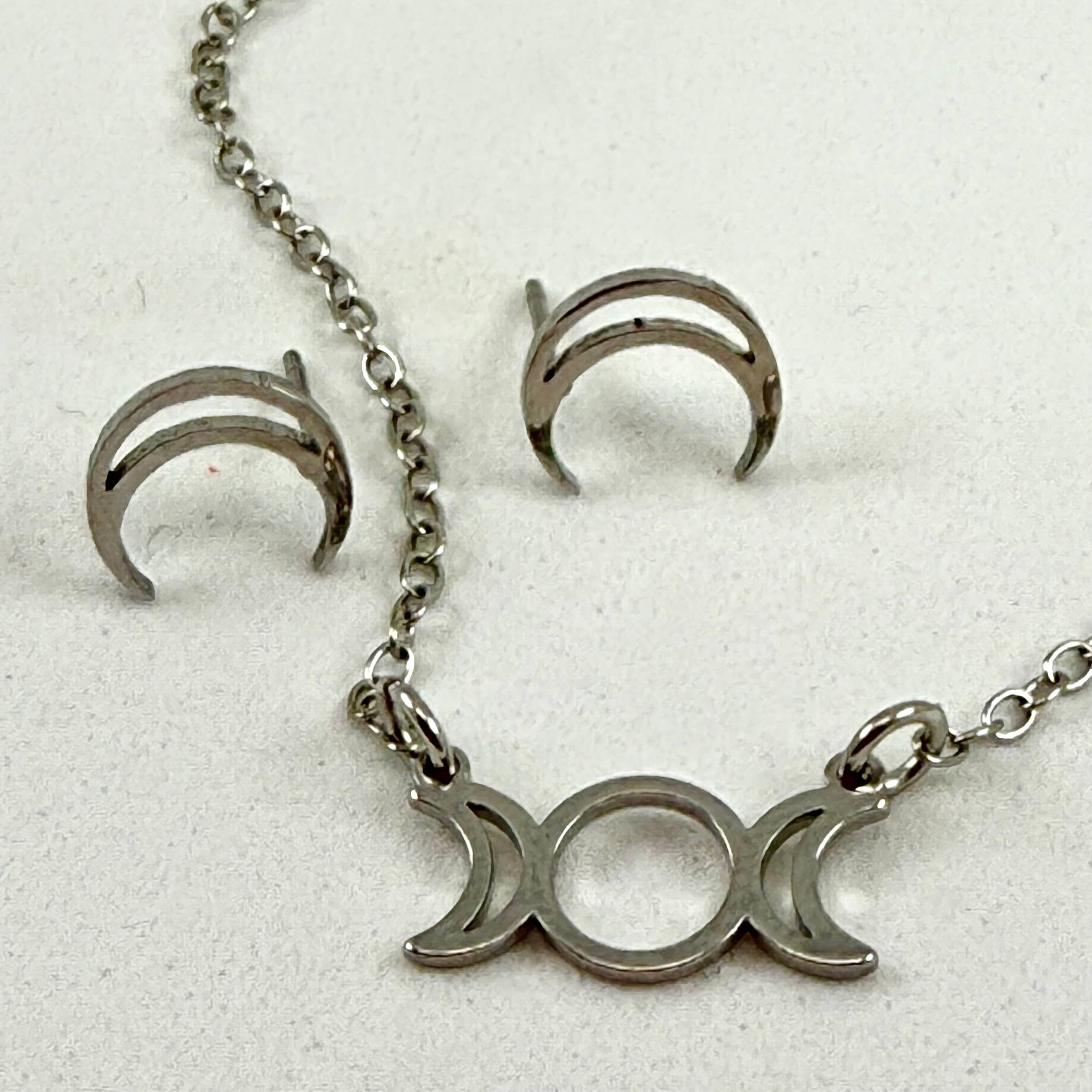 Liv Rocks - Wholesale Stud/Post Earrings - Crescent Moon Earrings2