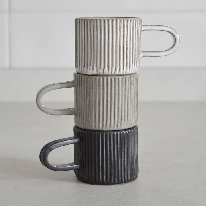 Karolina Bednorz Ceramics - Vendita all'ingrosso Tazza - Tazza espresso MILLERIGHE in ceramica fatta a mano in Italia