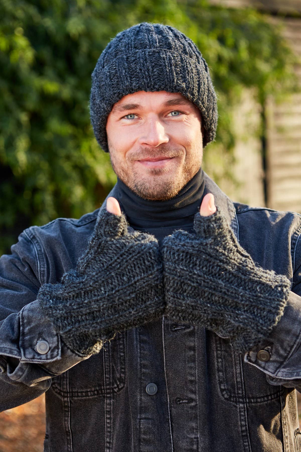 Charbon Bonnet en maille torsadée Shetland pour homme, charbon noir en vente sur Faire1