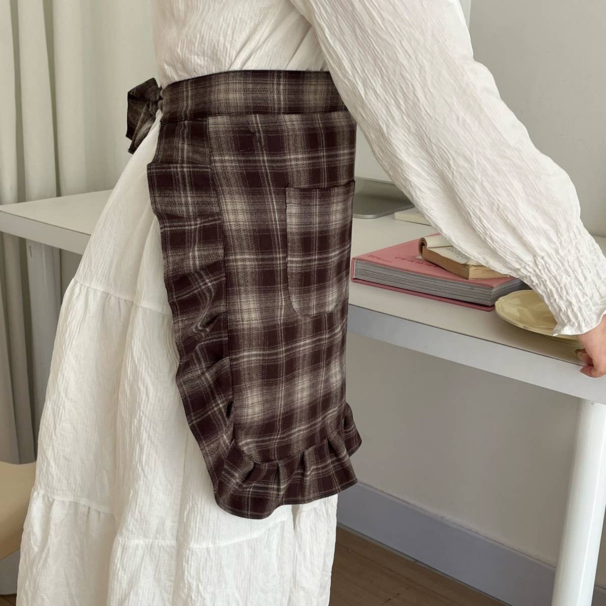 ACCITY - Wholesale Apron - HALF-BODY FALLEN LEAVES PLAID APRON_CWMM58005
