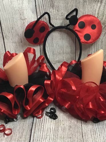 Rode en zwarte enkelbandjes met ruches voor wholesale door Envy Her Dreams