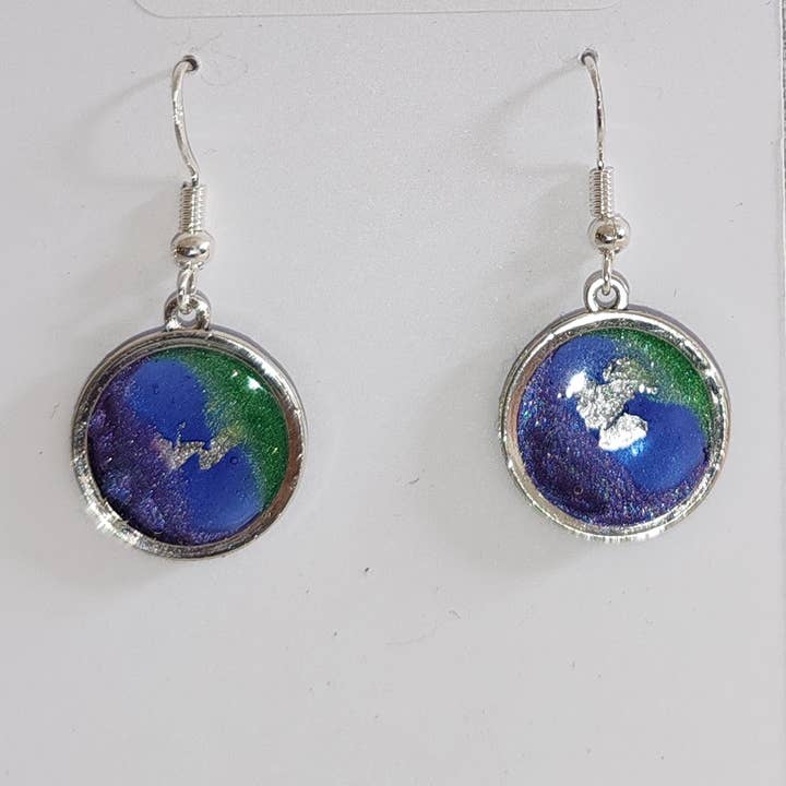 Lueurs Cosmiques - Boucles Argent & Résine pour la vente par Arynna Création