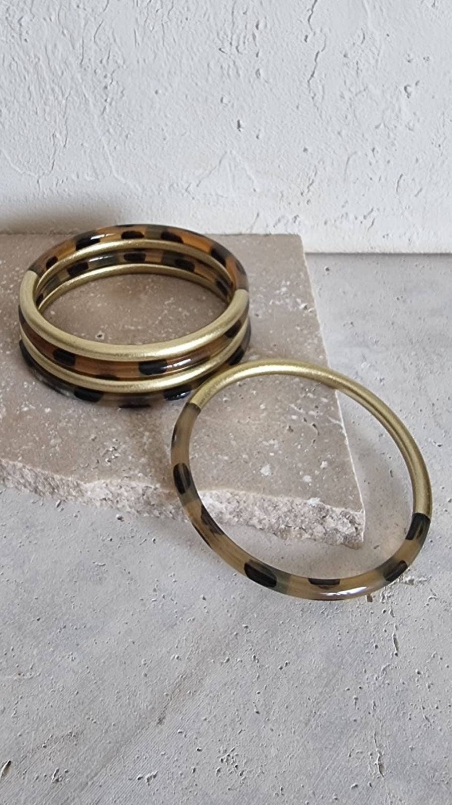 Le Coin Sauvage - Wholesale Armband - Hoornarmband - 5 mm - Luipaard duo goud2