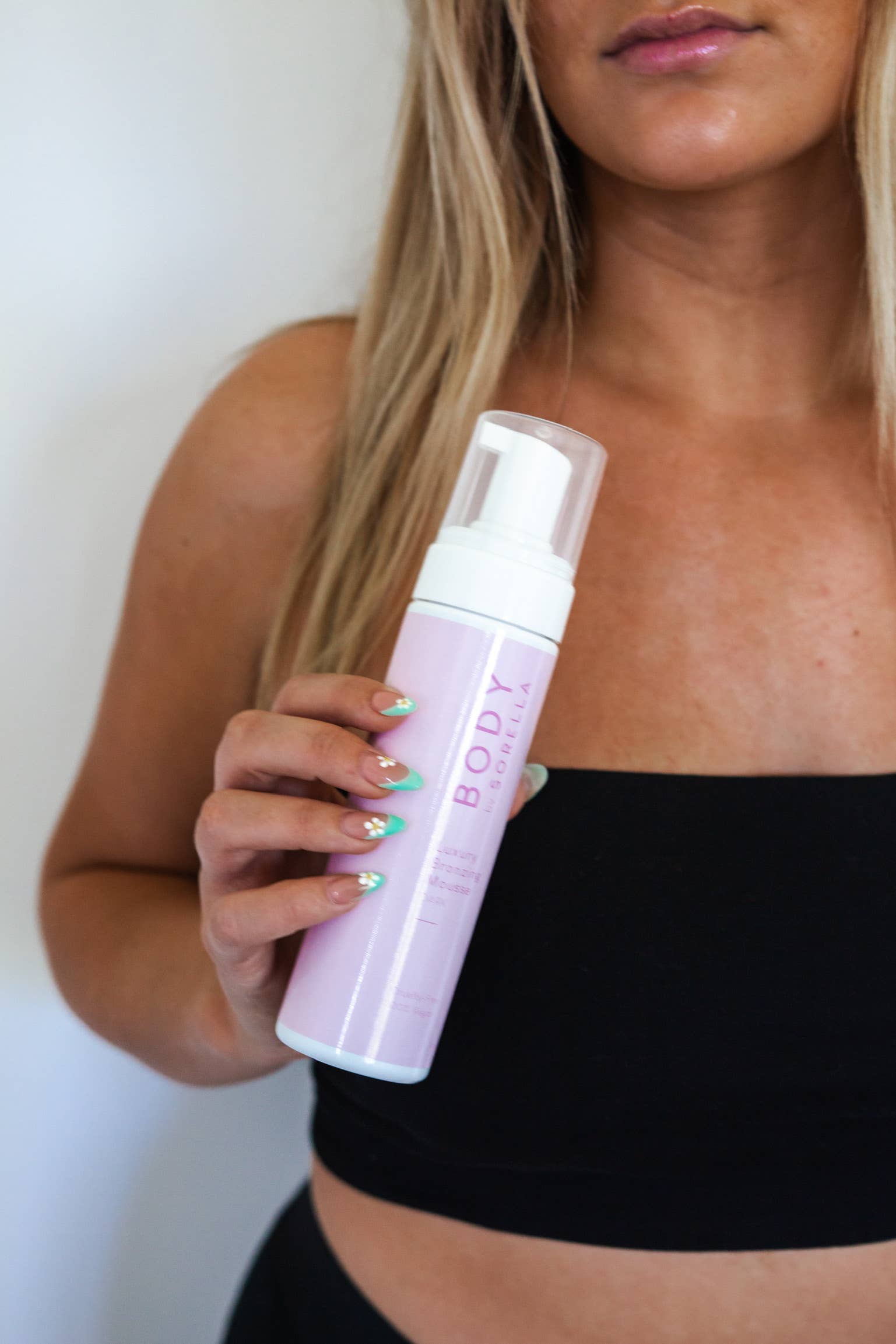 Sorella – Autobronzeador por atacado – Mousse bronzeadora BODY Luxury no escuro2