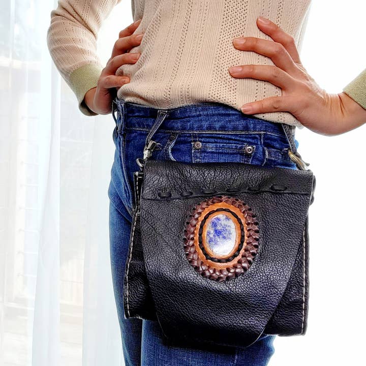 Selim Western Couro Boémio com destaque em pedra premium por atacado de Atlas Goods By Your Needs Company