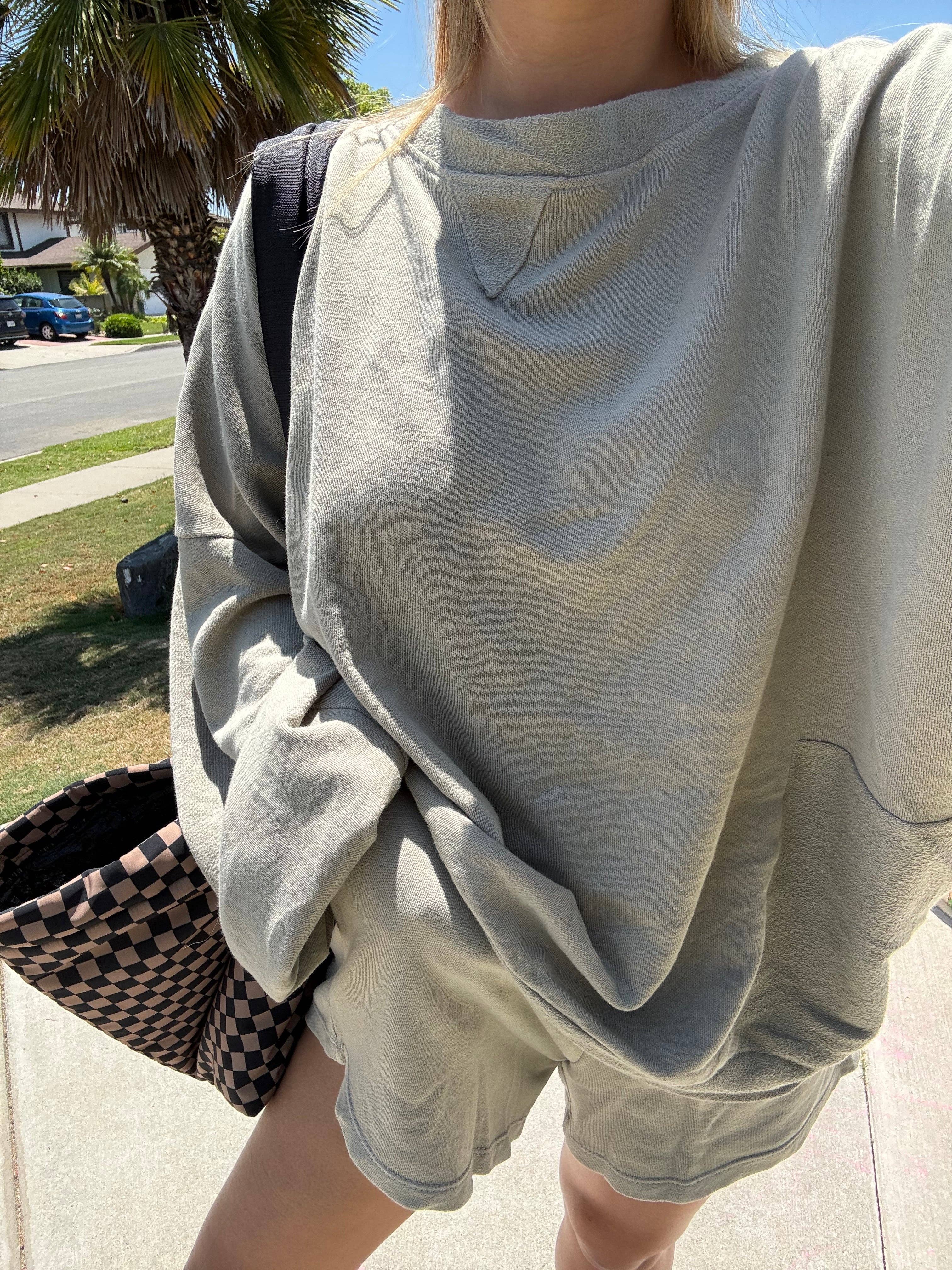 Lauryn Co - Venta al por mayor Conjunto de ropa cómoda - Mujer - CONJUNTO DE PANTALONES CORTOS MAMA FRENCH TERRY CON CUELLO REDONDO (OLIVA FRESNO)2