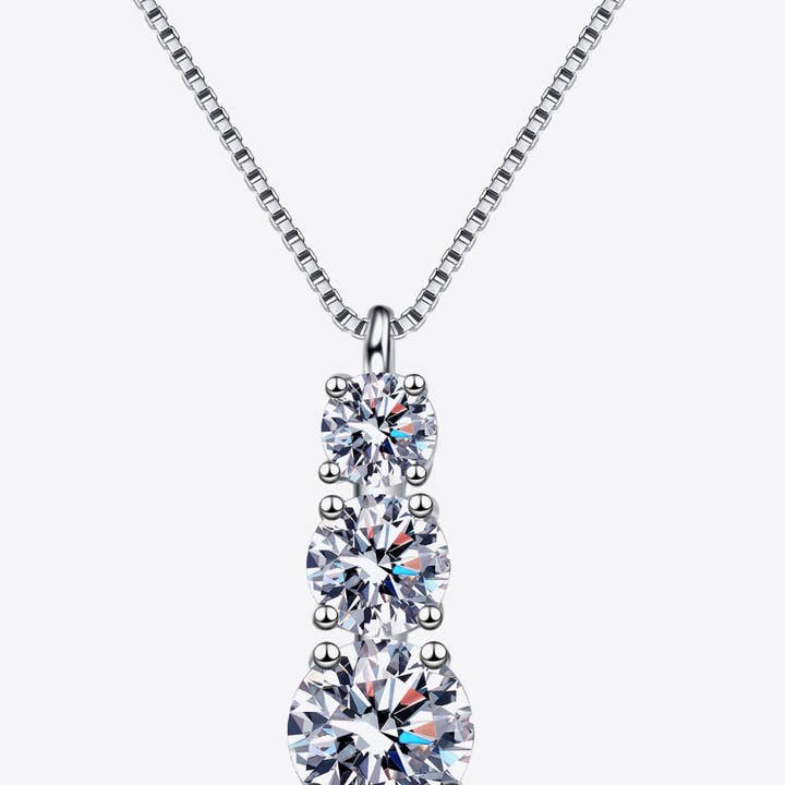 Moissanite halsketting met drie hangers voor wholesale door Prestige Boutique
