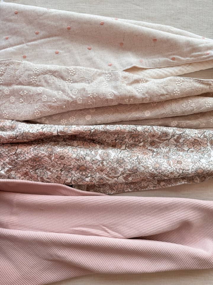 PETITE EvelinaApparel - Wholesale Bedding Blanket - Kids & Baby - GRAB BAG / baby girl blanket2