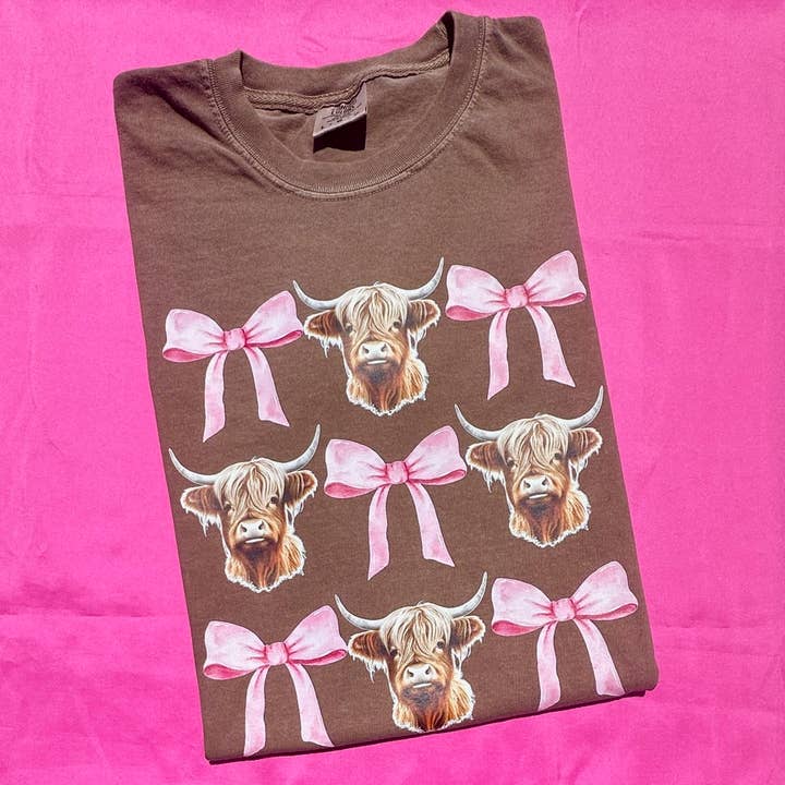 T-shirt Highland Coquette Collage Comfort Colors pour la vente par Nikkilynn Wholesale