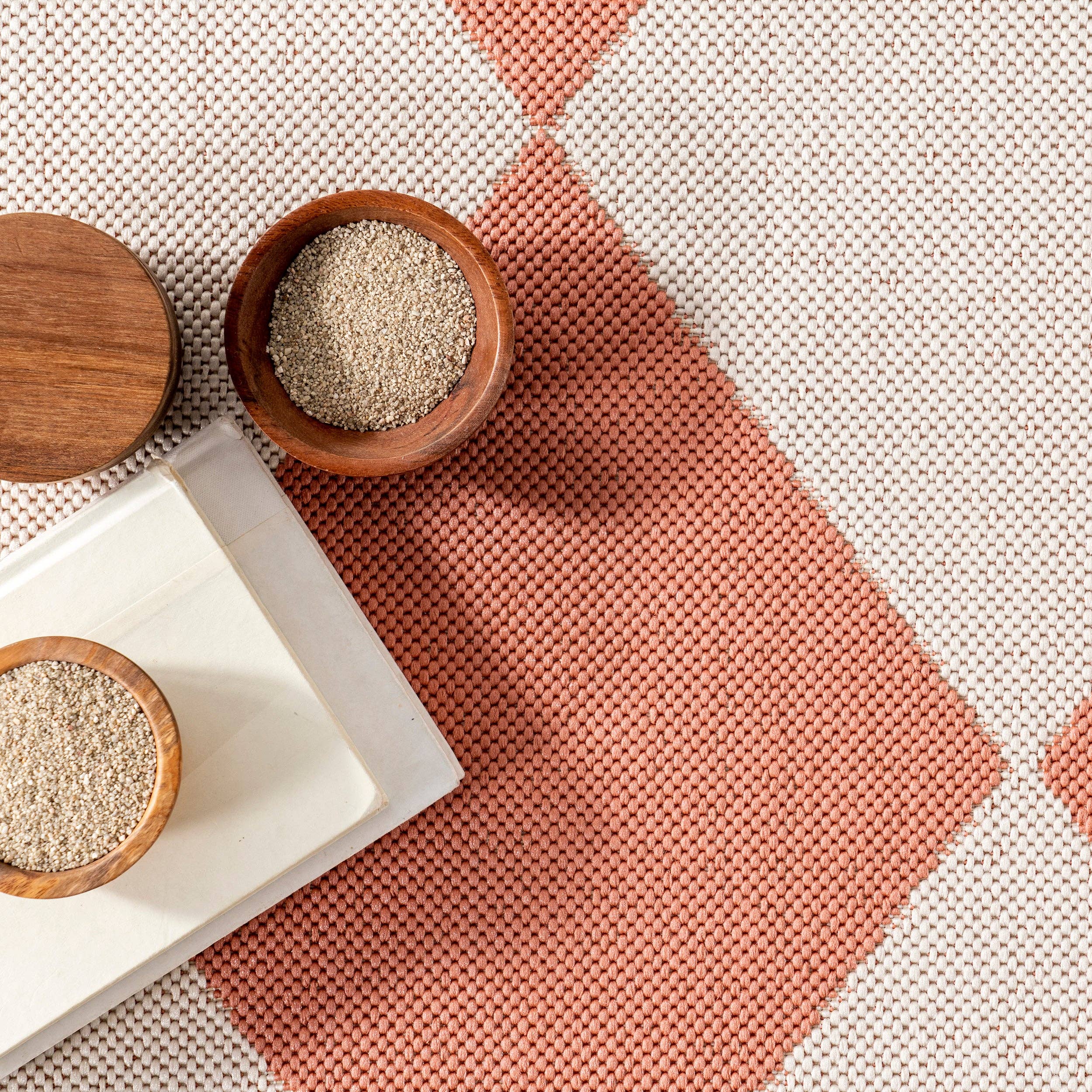 Beige Sabina Diamond Trellis Indoor/Outdoor Area Rug for wholesale on Faire21