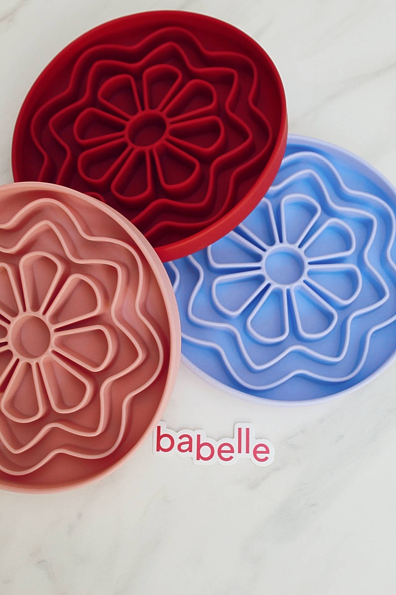 Babelle For Dogs – wholesale Pet food mat – Dog – The Petal Lickmat - Lilac 1