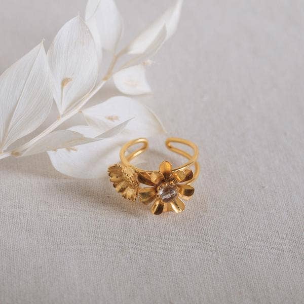Garance ring met delicate bloemen en kristal voor wholesale door Victoire Studio