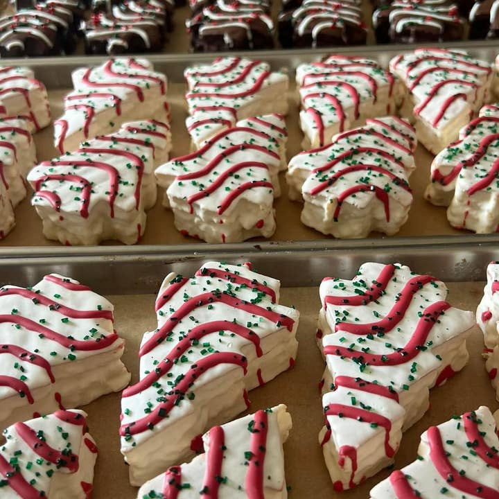 Gâteaux lyophilisés au sapin de Noël pour la vente par Triple B Treats