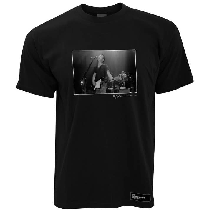 Camiseta hombre Thom Yorke live with guitar (JB) para venta al por mayor de Rock Photographers Collective